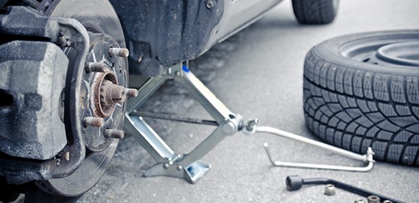 Vehicle-on-Jack-Tire-Off